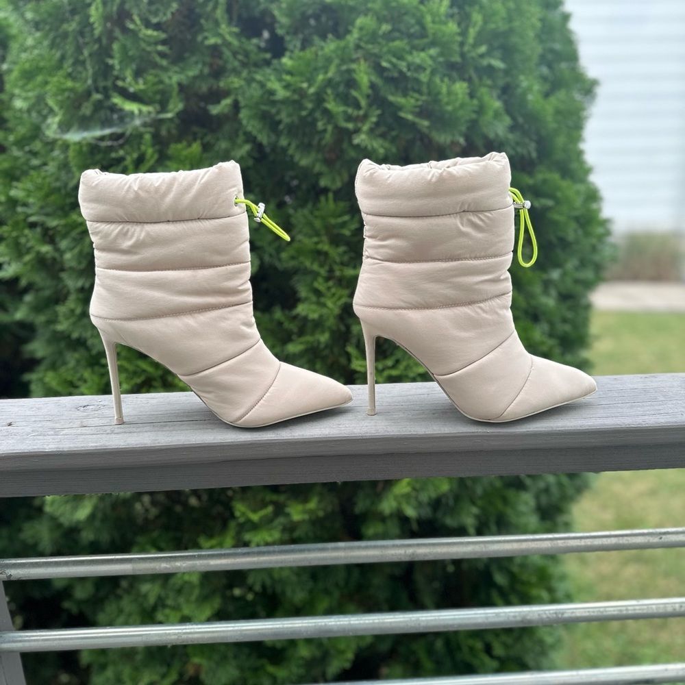 STEVE MADDEN CLOAK BOOTIES NWT SZ 9.5 - Picture 2 of 7